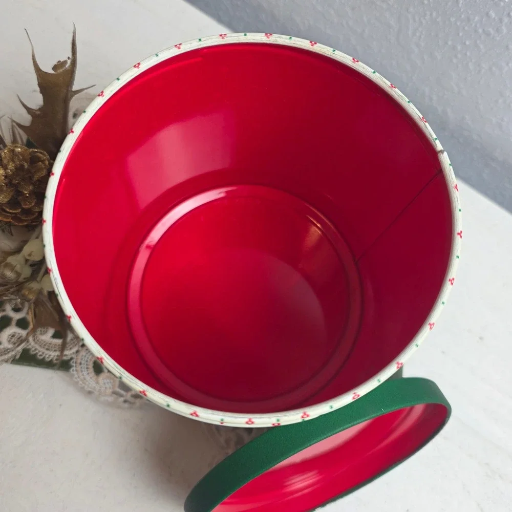 Vintage Potpourri Press‎ Christmas Reindeer Tin Green Red Fair Isle Festive
